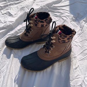 TOMMY HILFIGER BOOTS 🐆